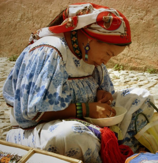 Artesana-Huichol-