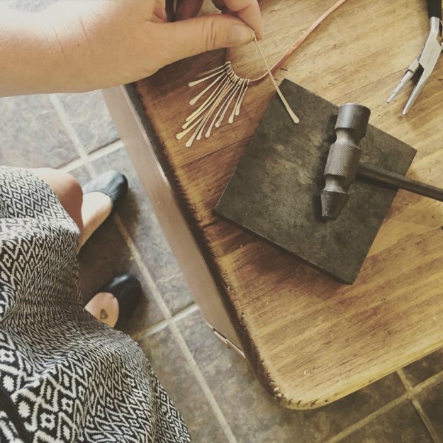 Joyeria hecha a mano Fabricamos joyeria hecha a mano en nuestro taller.